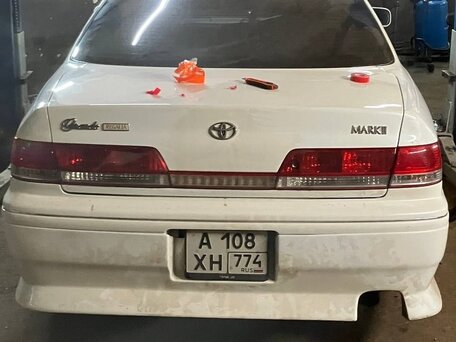 2000 Toyota Mark II VIII (X100), белый, 1179000 рублей, вид 2