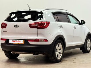 2011 Kia Sportage III, белый, 800000 рублей, вид 4
