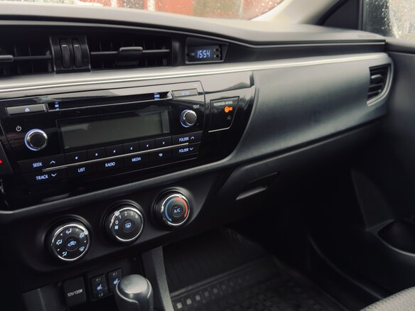 2014 Toyota Corolla XI (E160, E170, E180), белый, 1449000 рублей - вид 4
