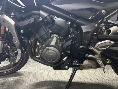 2021 Triumph Trident 660, чёрный, 900000 рублей, вид 5