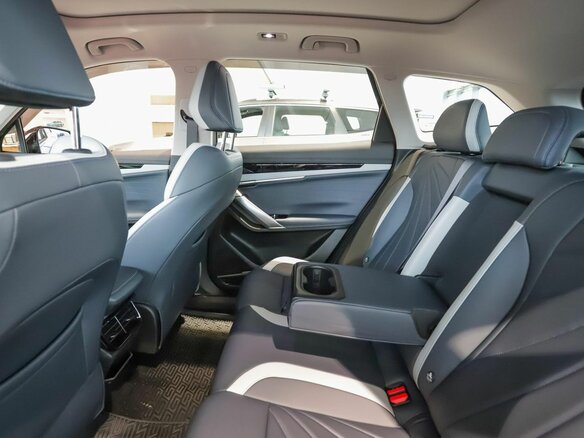 2026 Geely Atlas II, чёрный - вид 15