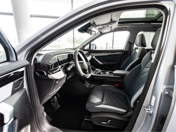 2026 Geely Atlas II, серебристый - вид 10