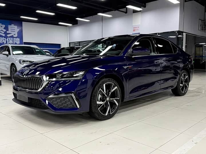 Открыть фотографии: Skoda Octavia III (A7) Рестайлинг
