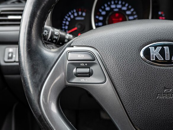 2016 Kia Rio III Рестайлинг, белый, 1220000 рублей - вид 14