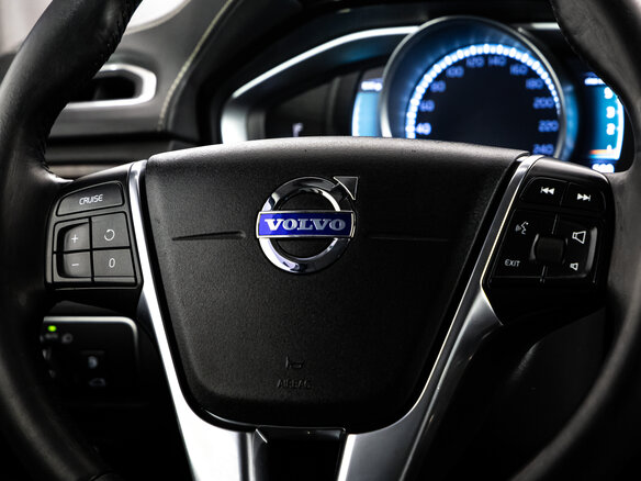 2014 Volvo XC70 II Рестайлинг, чёрный, 1899000 рублей - вид 10