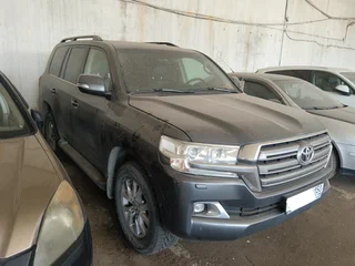 Toyota Land Cruiser 200 Series Рестайлинг 2