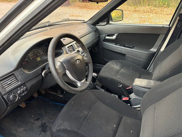 2013 Lada (ВАЗ) Priora I Рестайлинг, белый, 280000 рублей - вид 8