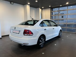 2017 Volkswagen Polo V Рестайлинг, белый, 1150000 рублей, вид 3
