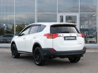 2014 Toyota RAV4 IV (XA40), белый, 1850000 рублей, вид 2