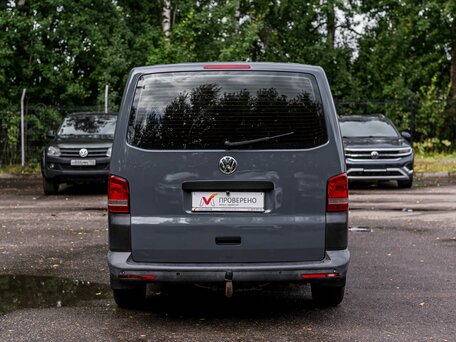 2013 Volkswagen Caravelle T5 Рестайлинг, серый, 1906000 рублей, вид 4