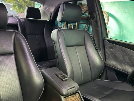 2001 Mercedes-Benz E-Класс 240 II (W210, S210) Рестайлинг, серебристый, 1000000 рублей, вид 5