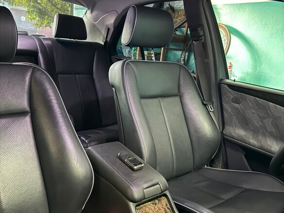 2001 Mercedes-Benz E-Класс 240 II (W210, S210) Рестайлинг, серебристый, 1000000 рублей - вид 4