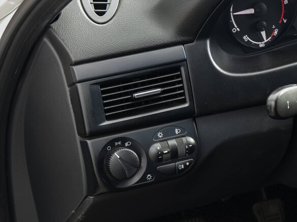 2018 Lada (ВАЗ) Priora I Рестайлинг, белый, 720000 рублей - вид 11