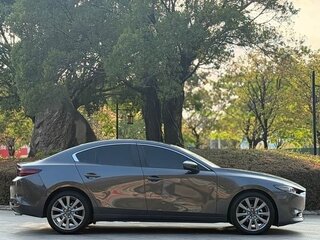 2023 Mazda 3 M Hybrid IV (BP), серый, 1513009 рублей, вид 4
