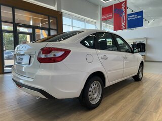2026 Lada (ВАЗ) Granta I Рестайлинг, белый, 1098000 рублей, вид 4