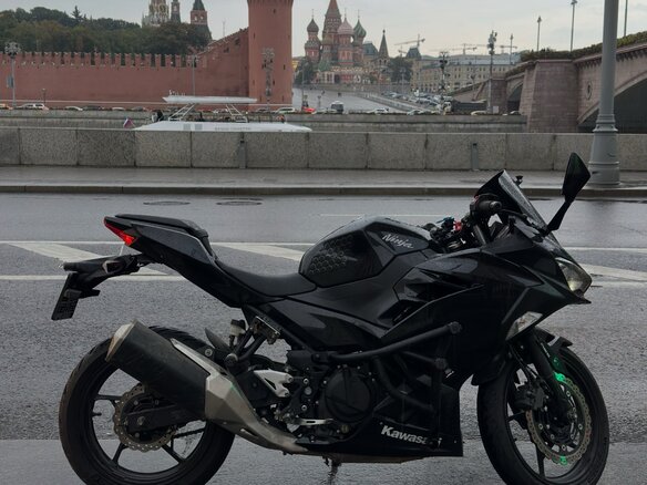 2018 Kawasaki Ninja 400, чёрный, 470000 рублей - вид 15