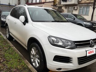 2013 Volkswagen Touareg II, белый, 1850000 рублей, вид 1
