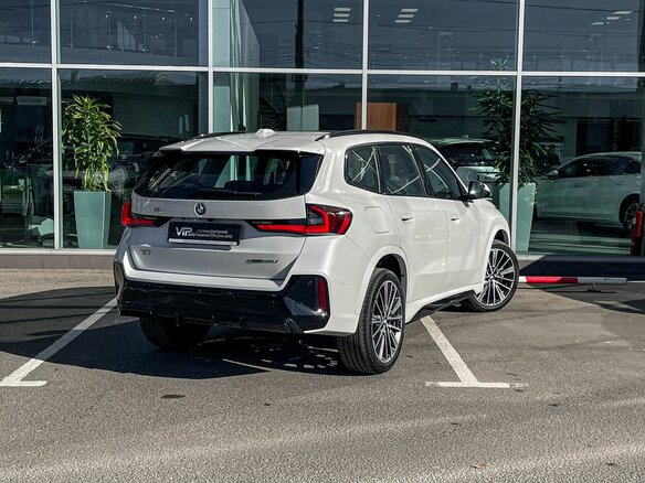 2026 BMW X1 Long 25Li xDrive III (U11/U12), белый, 6400000 рублей - вид 4