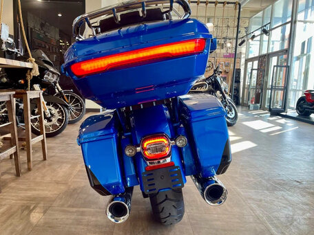 2026 Harley-Davidson CVO Street Glide Limited, синий, 6950000 рублей, вид 5
