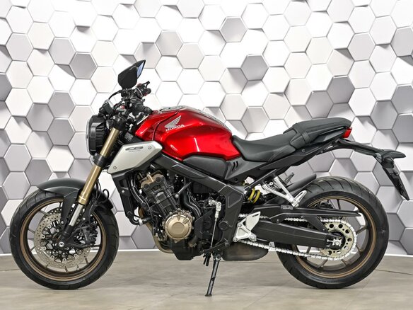 2020 Honda CB 650R, красный - вид 2