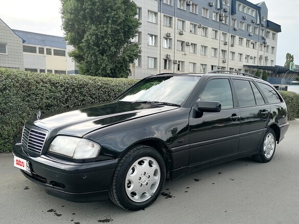 1999 Mercedes-Benz C-Класс 180 I (W202) Рестайлинг, чёрный, 500000 рублей - вид 1