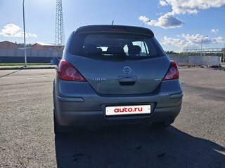 2013 Nissan Tiida I Рестайлинг, серый, 850000 рублей, вид 2