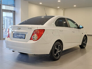 2013 Chevrolet Aveo II, белый, 474000 рублей, вид 5