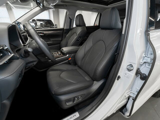 2025 Toyota Highlander IV (XU70), белый, 5200000 рублей, вид 3