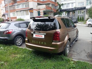 2004 SsangYong Rexton I, бежевый, 600000 рублей, вид 5