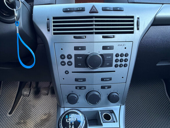 2010 Opel Astra H Рестайлинг, серебристый, 395000 рублей - вид 14
