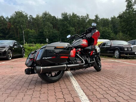 2026 Harley-Davidson CVO Road Glide ST, красный, 6400000 рублей, вид 2