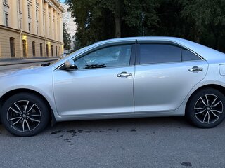 2015 Toyota Camry VII (XV50) Рестайлинг, серебристый, 2000000 рублей, вид 5