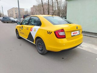 2018 Skoda Rapid I Рестайлинг, жёлтый, 795000 рублей, вид 5