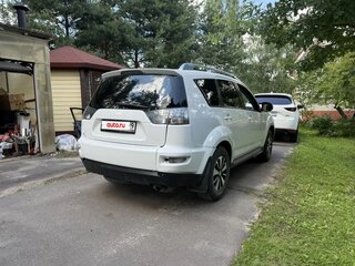 2010 Mitsubishi Outlander II Рестайлинг, белый, 555555 рублей, вид 5
