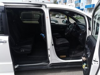 2021 Toyota Noah III (R80) Рестайлинг, белый, 2600000 рублей, вид 3