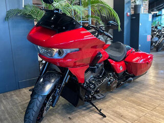 2025 Harley-Davidson CVO Road Glide, красный, 6500000 рублей, вид 4