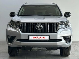 2021 Toyota Land Cruiser Prado 150 Series Рестайлинг 3, серебристый, 7550000 рублей, вид 2