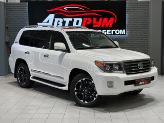 2014 Toyota Land Cruiser 200 Series Рестайлинг 1, белый, 3897000 рублей, вид 1