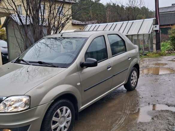 2012 Renault Logan I Рестайлинг, бежевый, 520000 рублей - вид 2