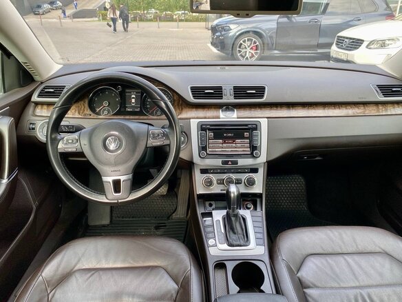 2014 Volkswagen Passat B7, коричневый - вид 9
