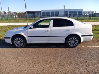 2007 Skoda Octavia I (A4) Рестайлинг, белый, 299500 рублей, вид 3