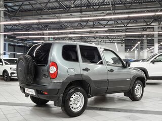 2014 Chevrolet Niva I Рестайлинг, серый, 479000 рублей, вид 3