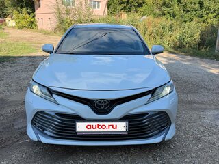 2019 Toyota Camry VIII (XV70), белый, 2520000 рублей, вид 2