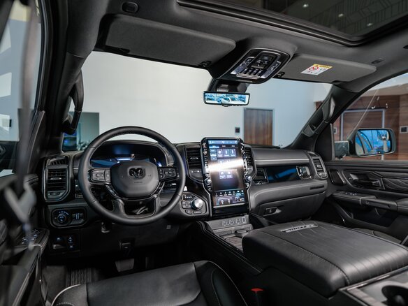 2026 Ram 1500 Crew Cab eTorque V Рестайлинг, чёрный, 11790000 рублей - вид 17