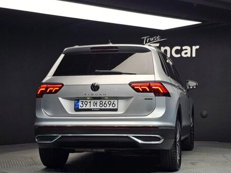 2022 Volkswagen Tiguan II Рестайлинг, серый, 2533000 рублей, вид 3