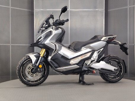 2017 Honda X-ADV, серый, 989000 рублей, вид 5