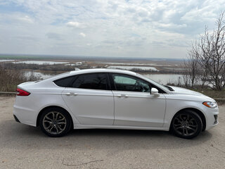2020 Ford Fusion (North America) II Рестайлинг, белый, 1650000 рублей, вид 5