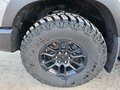 2024 Ram 1500 Crew Cab V Рестайлинг, серый, 7700000 рублей - вид 5