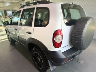 2018 Chevrolet Niva I Рестайлинг, белый, 839000 рублей, вид 5