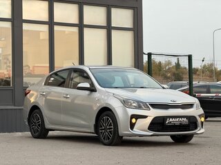 2018 Kia Rio IV, серебристый, 1290000 рублей, вид 4